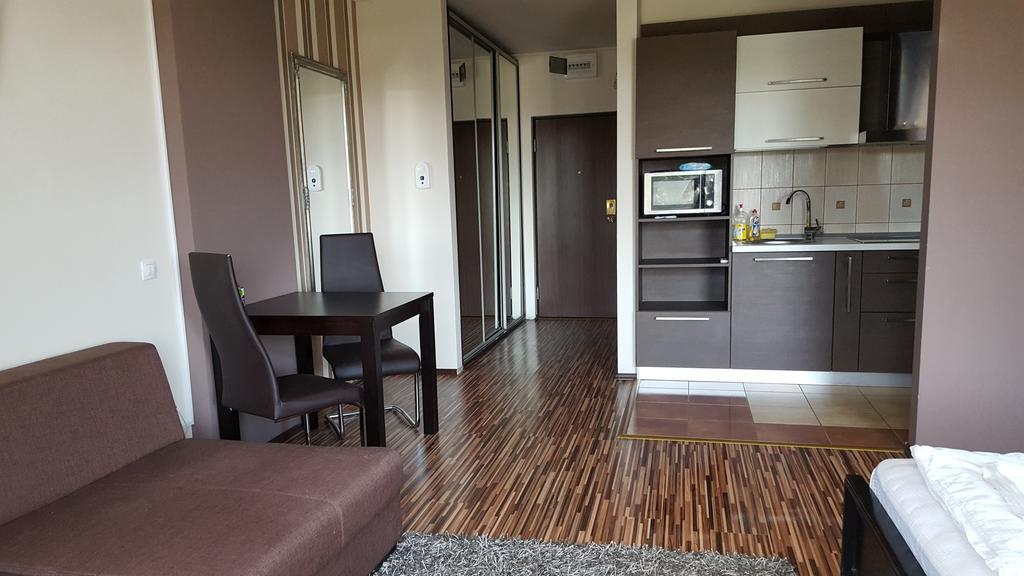 Sunlight Studio Apartment Oradea Exteriör bild