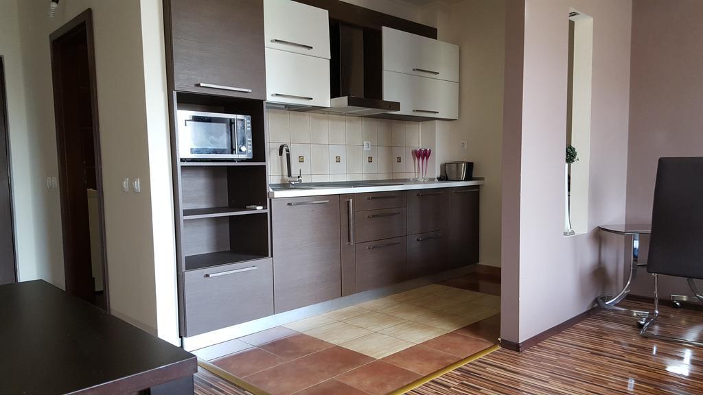 Sunlight Studio Apartment Oradea Exteriör bild