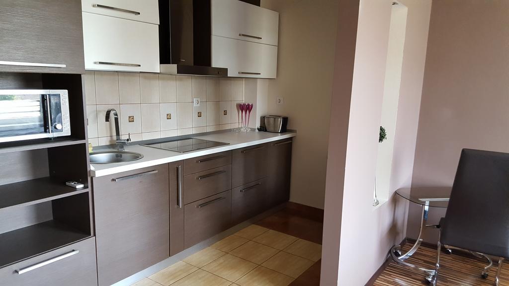 Sunlight Studio Apartment Oradea Exteriör bild